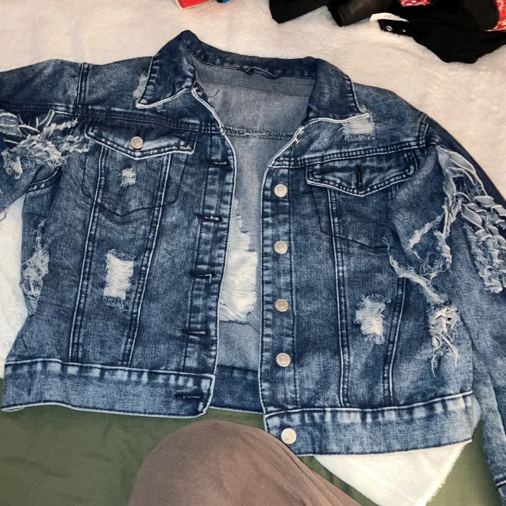 Jean jacket - Picture 2 of 4